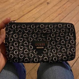 Guess Wristlet
